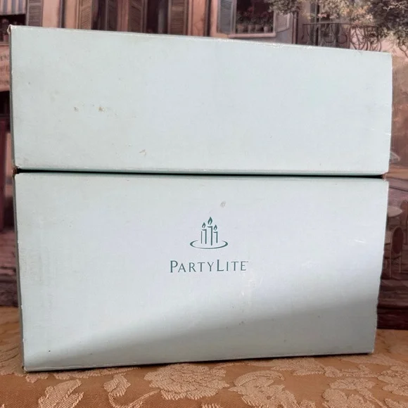 PartyLite P9246 Quilted Crystal Pair Pedestal Candle Holders - Picture 9 of 12